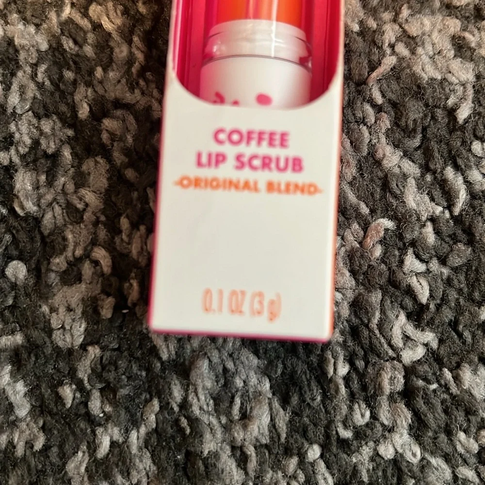 E.L.F X DNKN’ Dunkin Donuts coffee lip scrub, NIB!